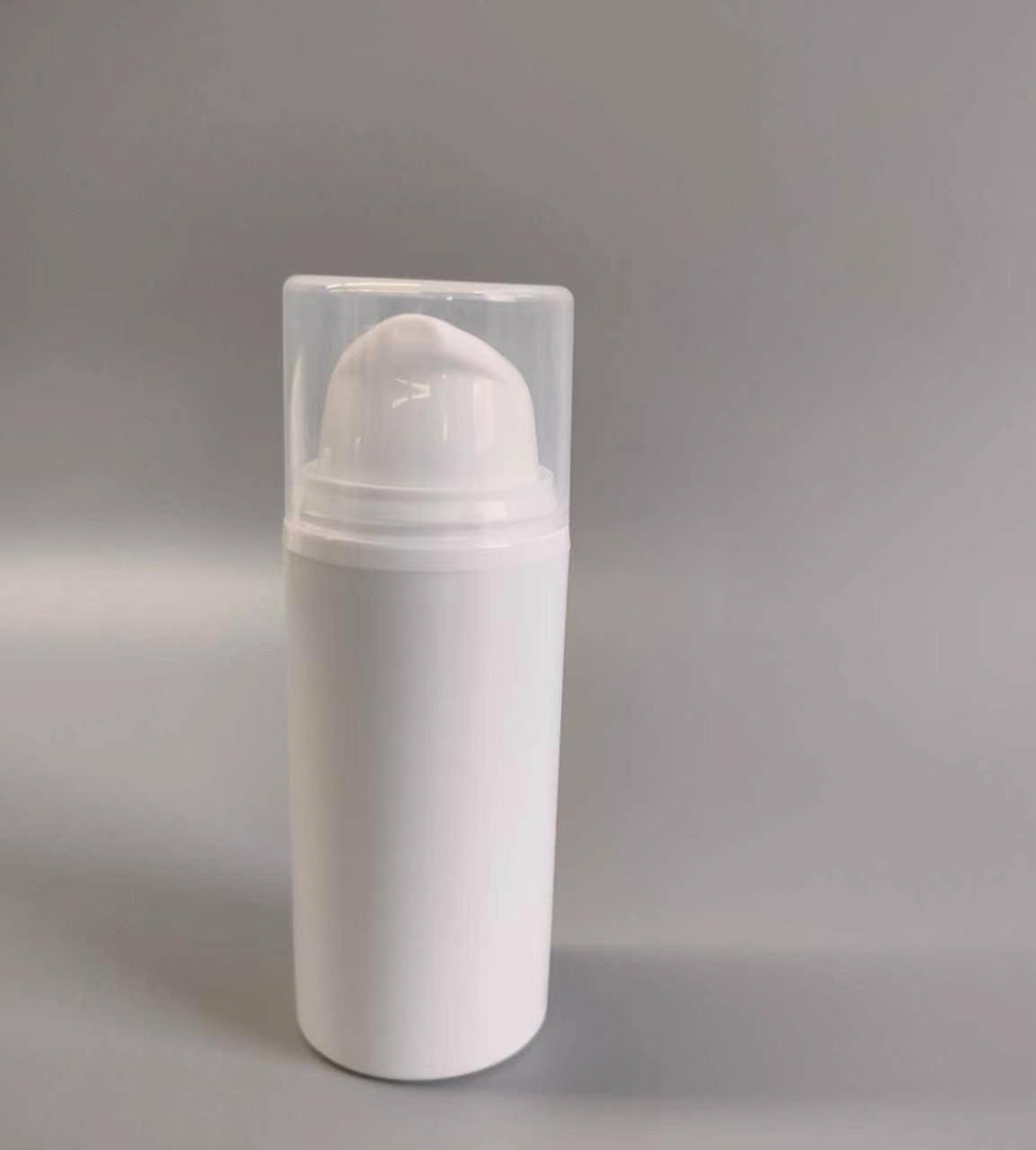 30ml White Airless Pump Bottle – Angled Pump Present your skincare products in a clean and professional package with our 30ml White Airless Pump Bottle. Designed with a sleek cylindrical body, distinctive angled pump actuator and transparent protective cap, this bottle offers a modern and sophisticated look for beauty and personal-care products. The airless dispensing design allows controlled product delivery while helping to minimize direct exposure of the formulation to air. Its compact 30ml size makes it particularly suitable for concentrated and premium skincare formulations. Ideal for serums, facial treatments, creams, moisturizers, lotions, emulsions and other skincare formulations. Product details Capacity: 30ml Colour: White Type: Airless Pump Bottle Pump Style: Angled/Sloped Pump Cap: Clear Protective Cap Shape: Cylindrical Application: Skincare & Cosmetics Suitable for: Serums, creams, lotions, moisturizers, emulsions and treatment products Material: Plastic Website category Packaging → Bottles → Airless Bottles → 30ml Airless Bottles Filters: Capacity: 30ml Colour: White Type: Airless Pump: Angled Pump Application: Skincare / Cosmetics SEO title 30ml White Airless Pump Bottle with Clear Cap | Cosmetic Packaging
